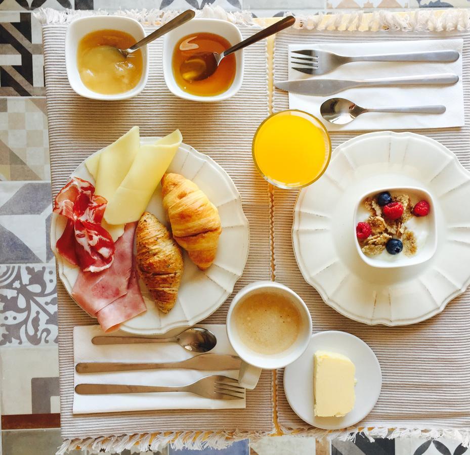 The Saints Suites Lisbon Bagian luar foto